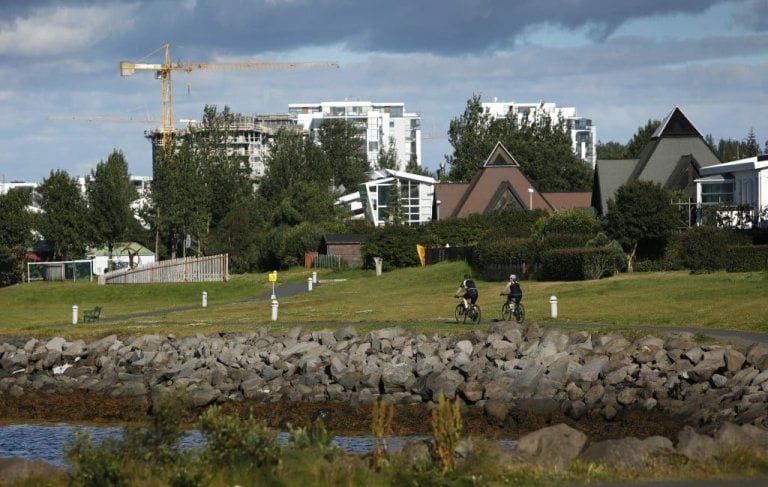 Búseta og stuðningur