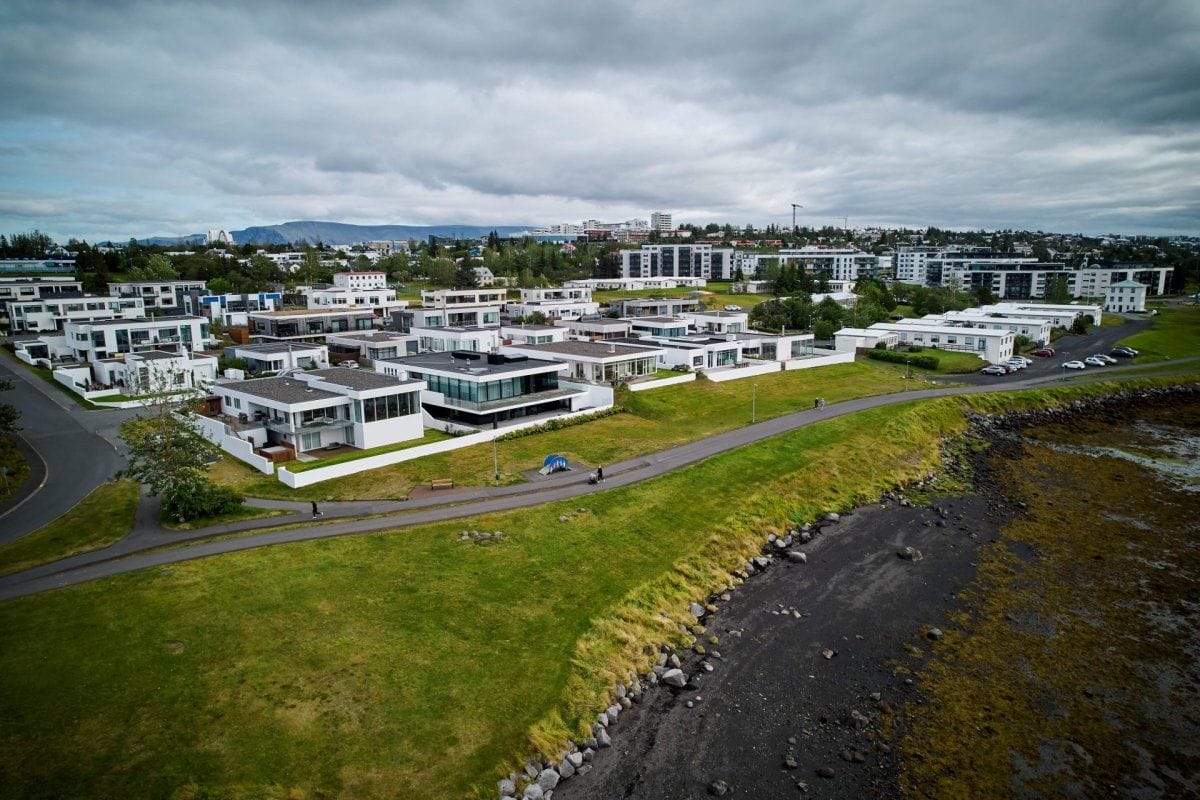 Í Kópavogi sumarið 2023.