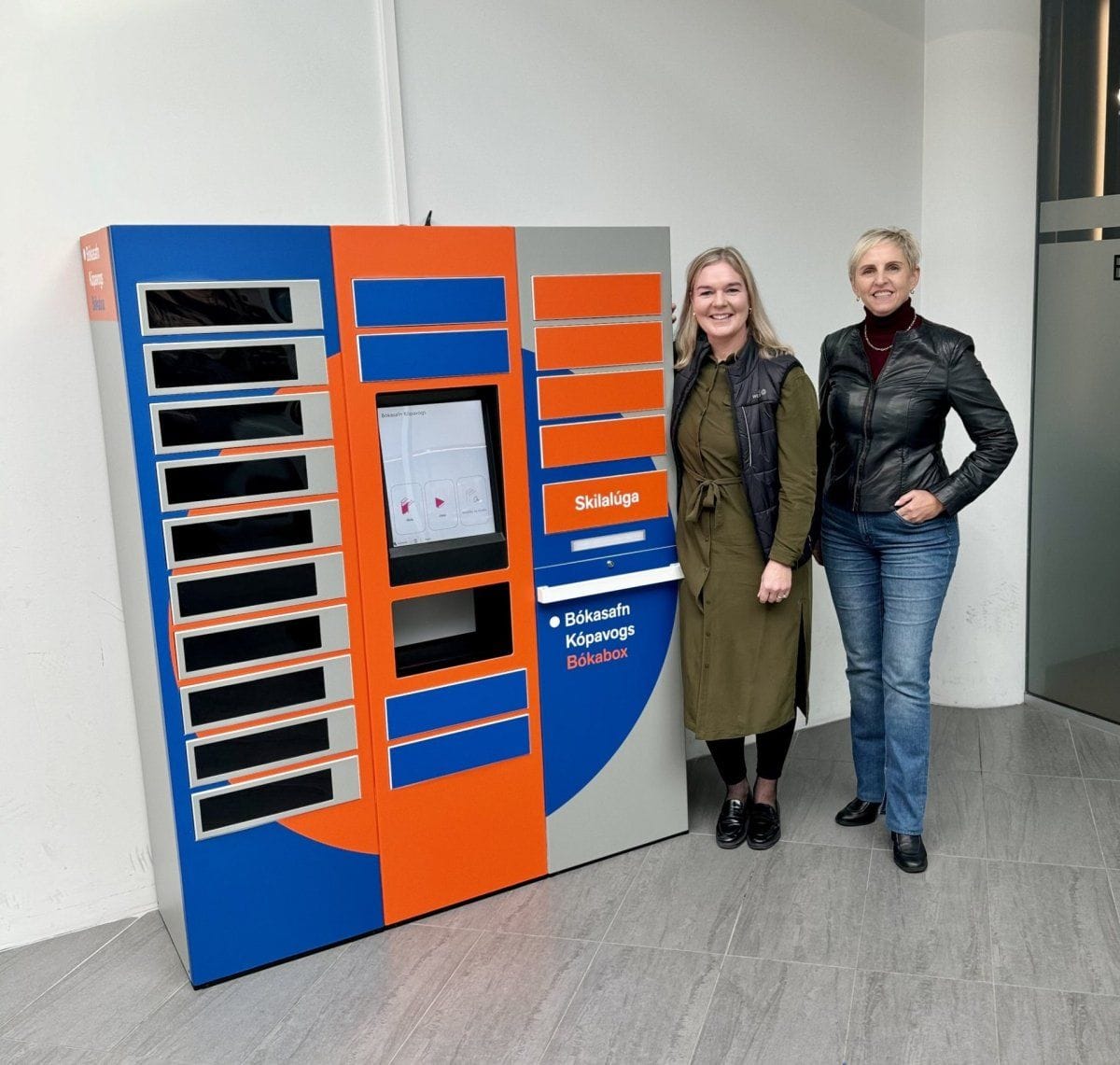 Lísa Z. Valdimarsdóttir, forstöðumaður Bókasafns Kópavogs og Soffía Karlsdóttir forstöðumaður menni…