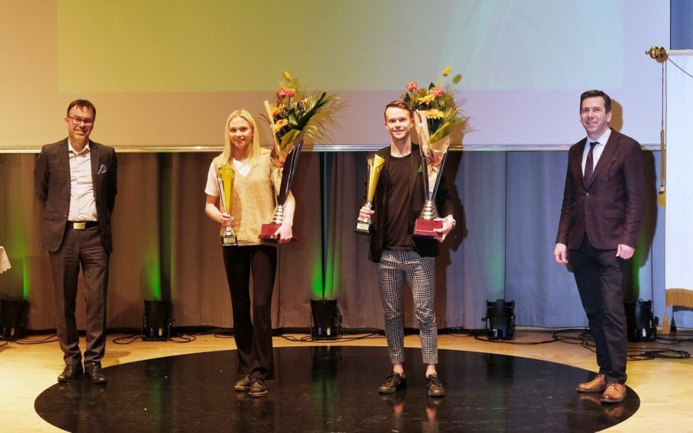 Á myndinni eru frá vinstri Jón Finnbogason, formaður íþróttaráðs Kópavogs, Karen Sif Ársælsdóttir, …