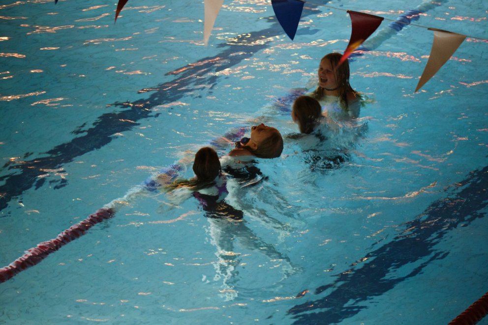 Í sundi í Kópavogi.