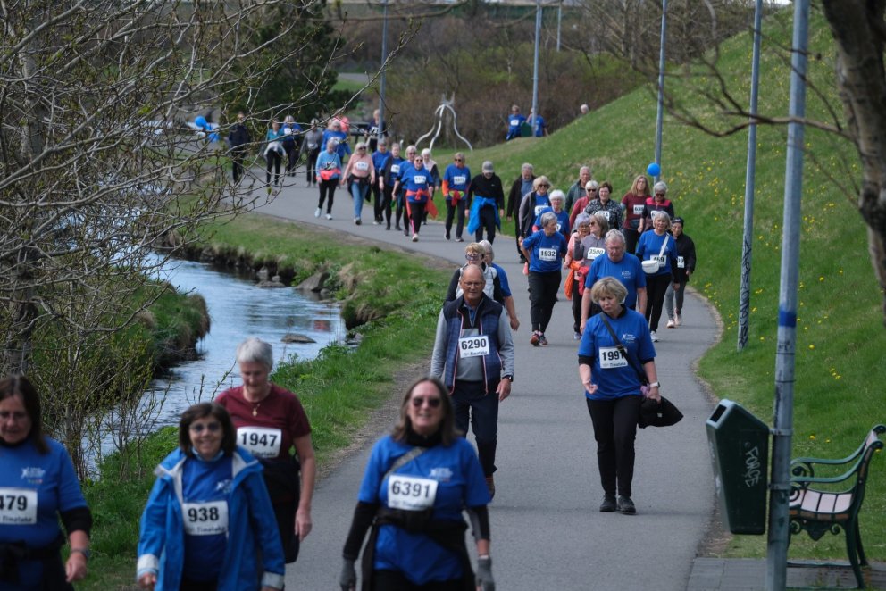 Mikil þátttaka hefur verið í Götugöngunni í Kópavogi.