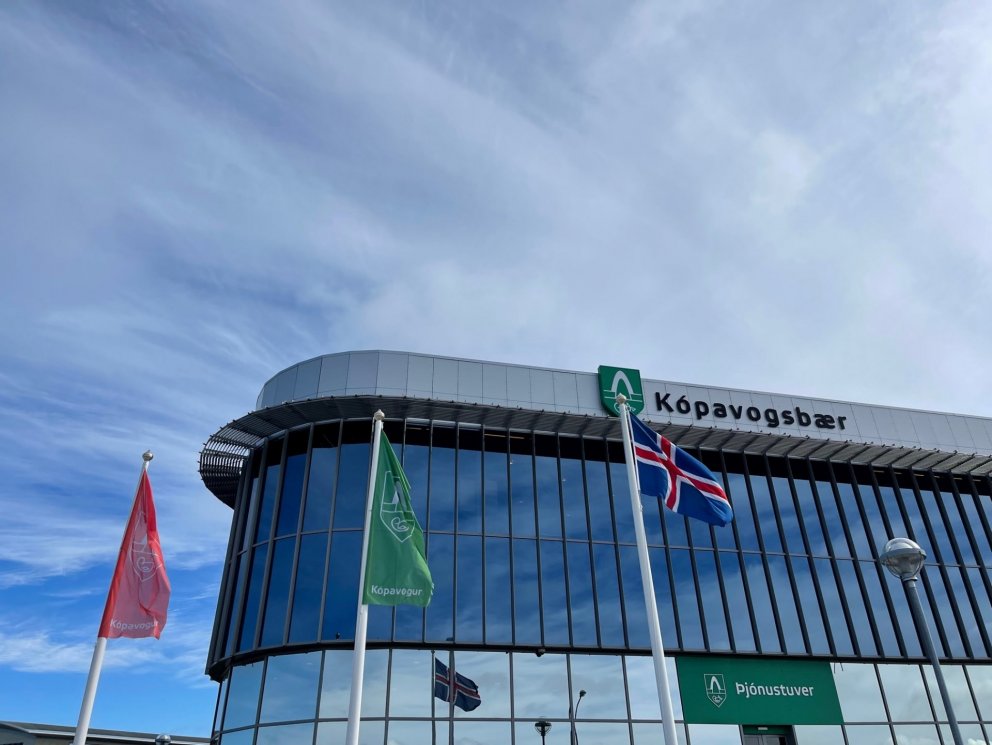 Flaggað í tilefni afmælis Kópavogs.