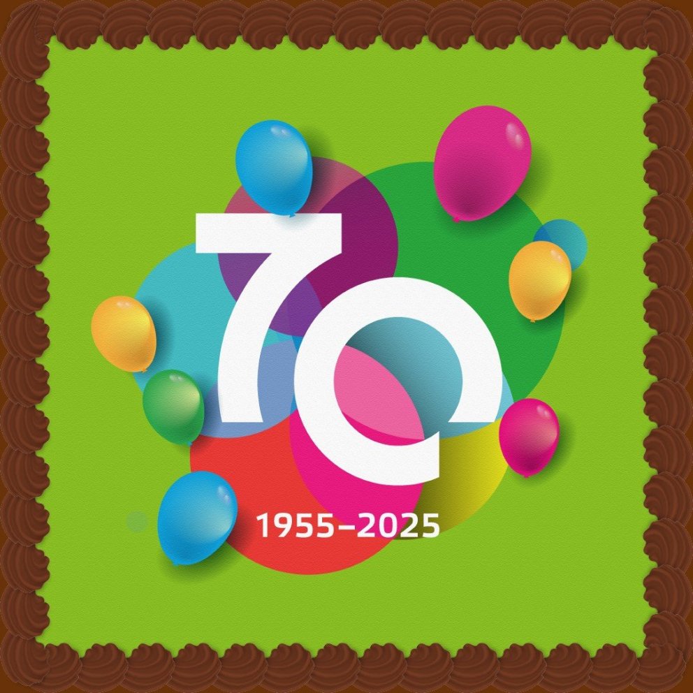 Boðið er upp á afmælisköku í Smáralind.