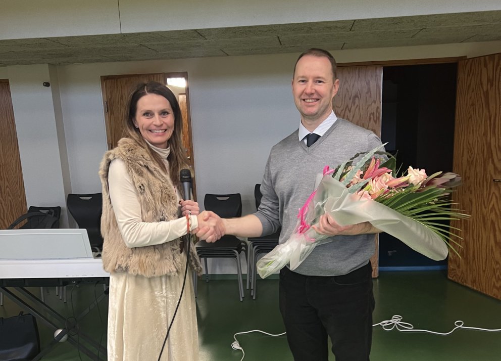 Ásdís Kristjánsdóttir bæjarstjóri og Brynjar M. Ólafsson, skólastjóri Snælandsskóla.