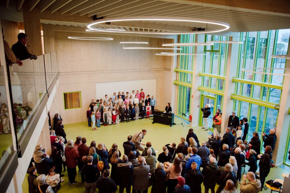 Nemendur sungu fyrir gesti í opnu húsi í Barnaskóla Kársness.