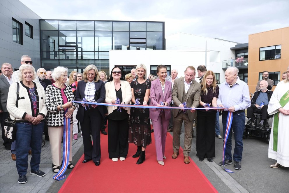 Þau Trausti Ríkarðsson sem átti 90 ára afmæli í dag og Hrefna Lárusdóttir íbúar á Hrafnistu í Boðaþ…