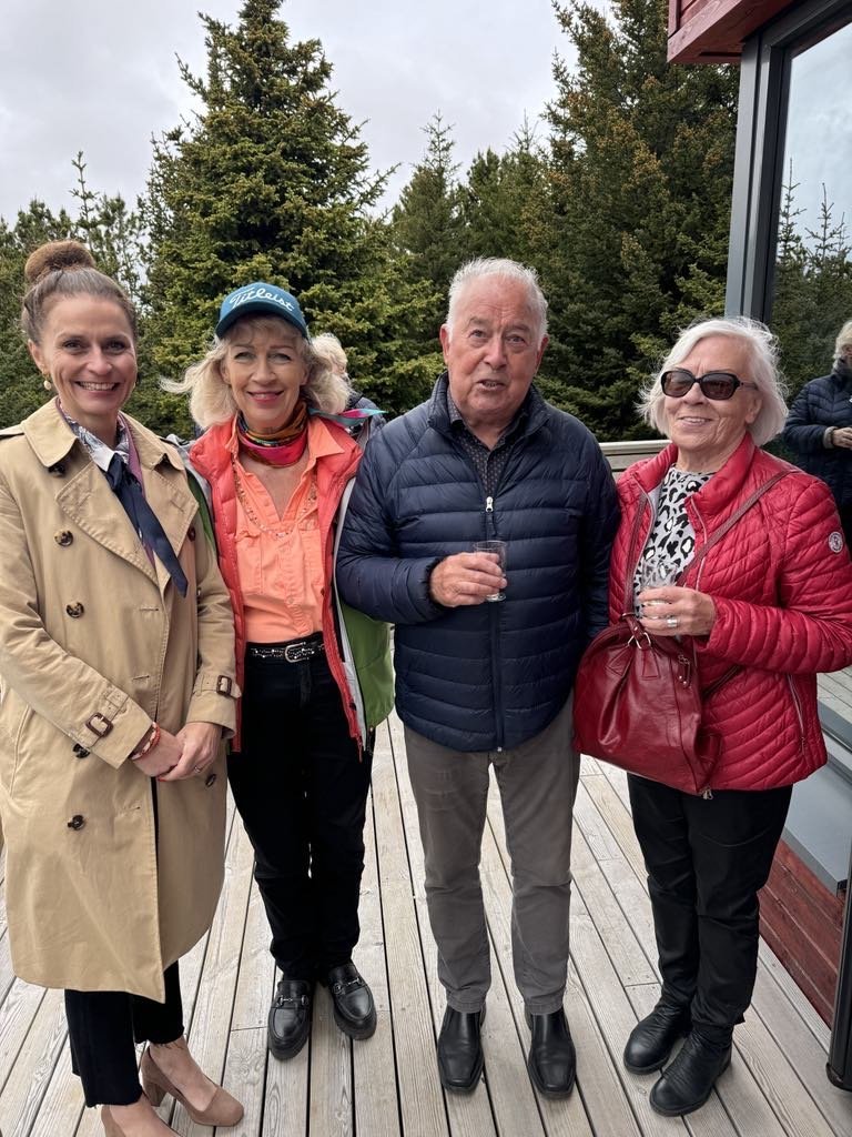 Ásdís Kristjánsdóttir bæjarstjóri, Margrét Halldórsdóttir formaður Félags eldri borgara í Kópavogi,…