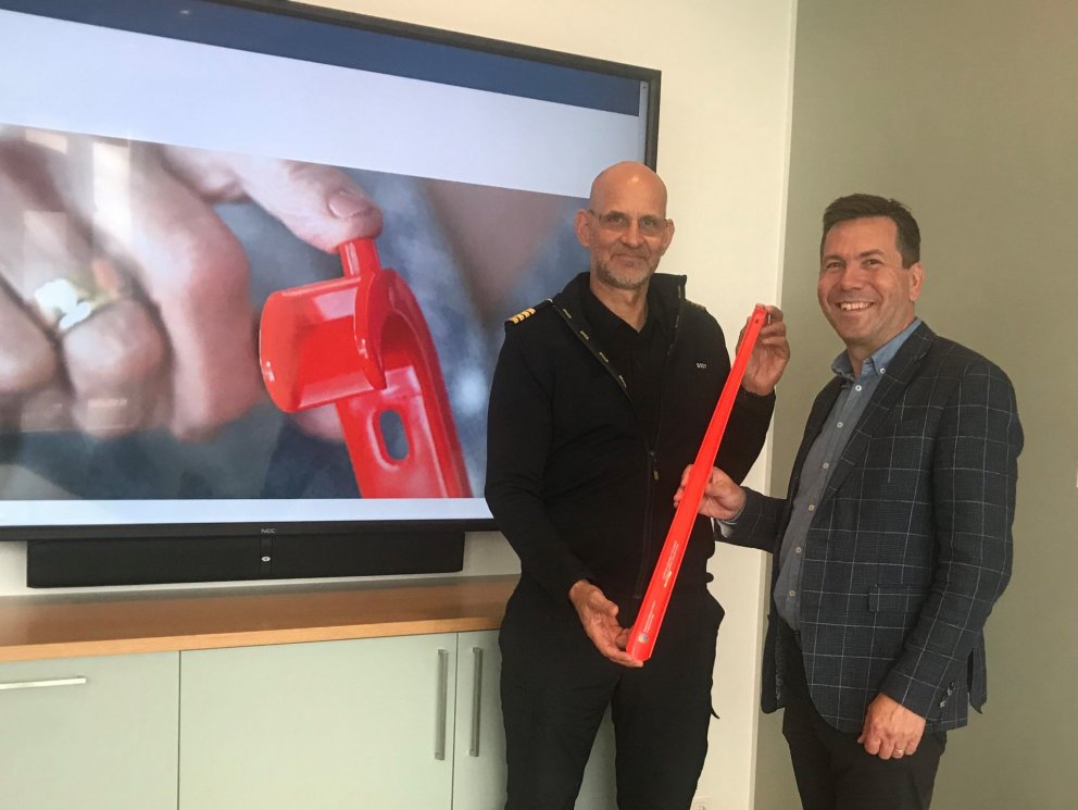 Jón Viðar Matthíasson slökkviliðsstjóri Slökkviliðs höfuðborgarsvæðisins og Ármann Kr. Ólafsson bæj…