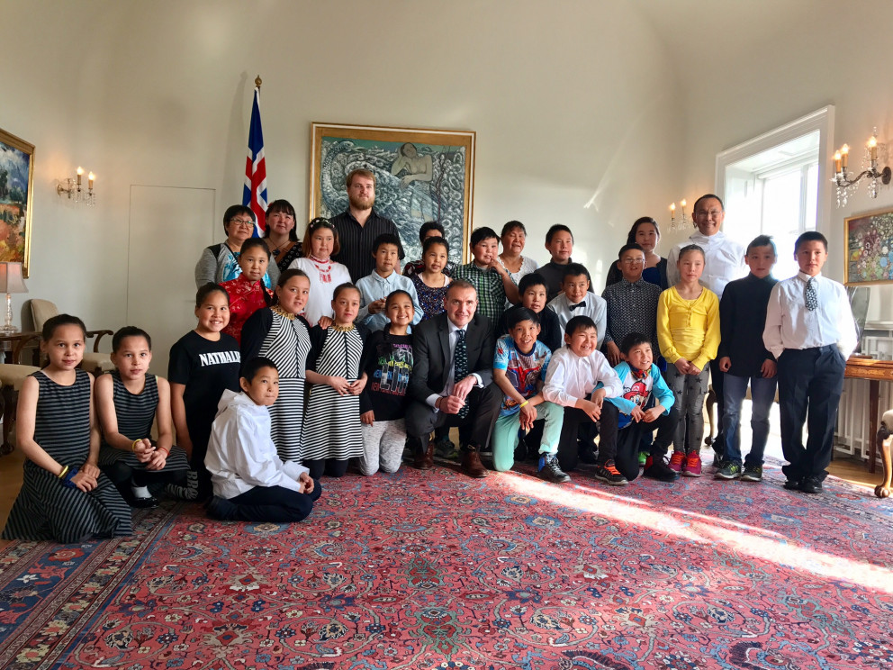 Grænlensk skólabörn og kennarar í heimsókn hjá forseta Íslands.