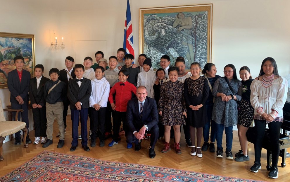 Forseti Íslands Guðni Th. Jóhannesson bauð hópnum á Bessastaði.