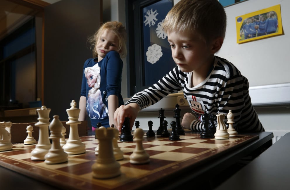 Nemar í útskurði undirbúa sýningu