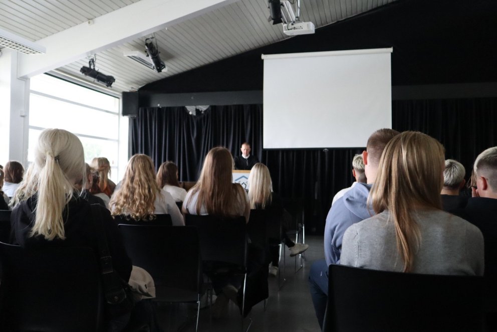 Heildarfjöldi nemenda er rétt um 5000.