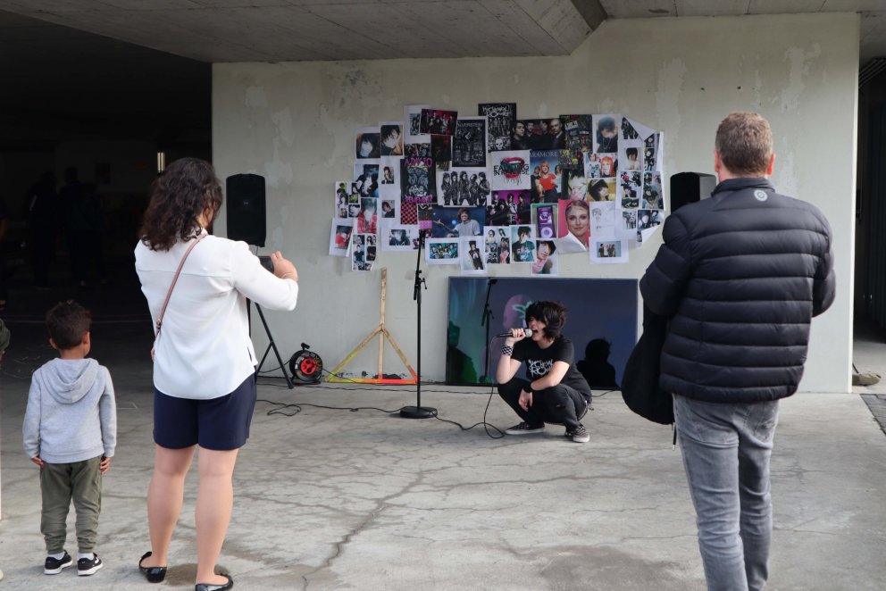 Atriðið „Emo karaoke/Emo history