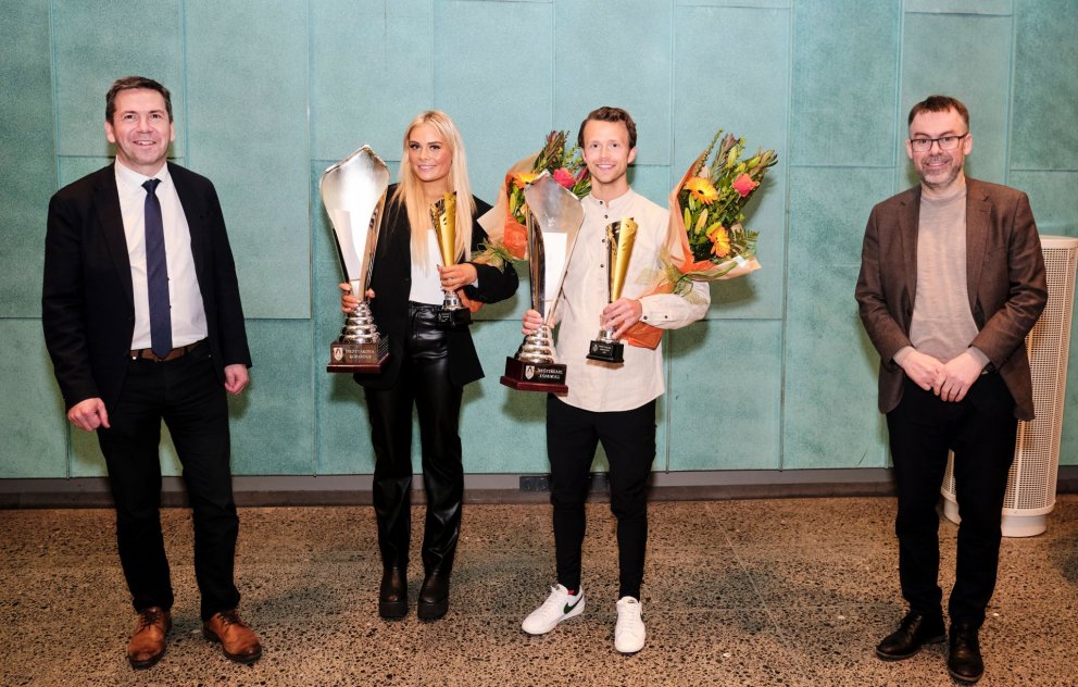 Ármann Kr. Ólafsson bæjarstjóri, Tinna Sif Teitsdóttir íþróttakona ársins, Arnar Pétursson íþróttak…