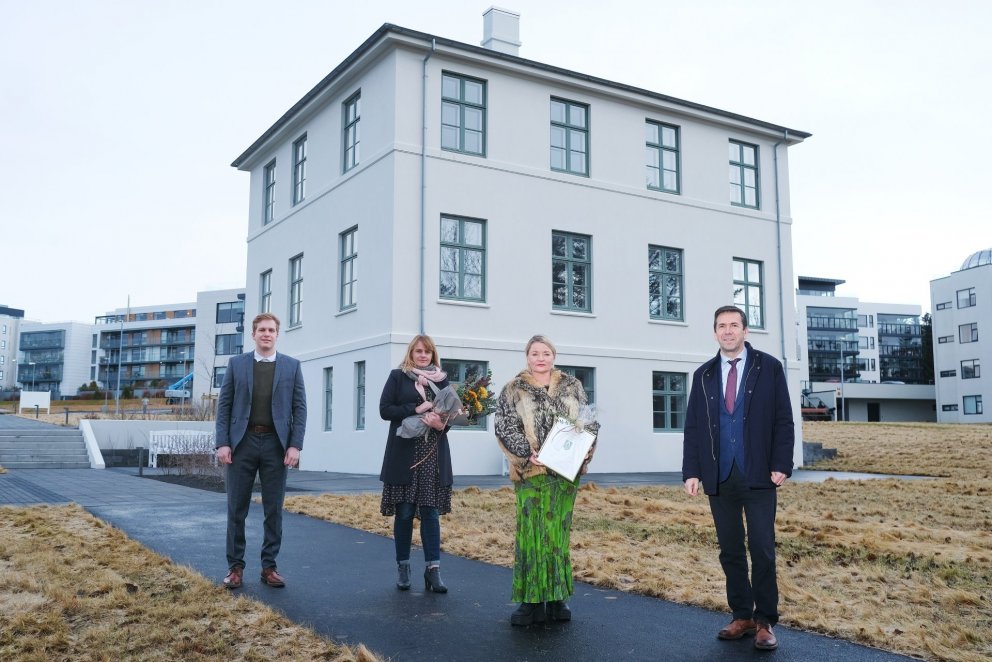Á myndinni eru frá vinstri: Gunnar Sær Ragnarsson,  Guðlaug Ósk Gísladóttir, Kristín Ólafsdóttir og…