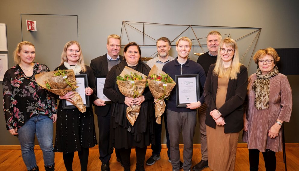 Á myndinni eru frá vinstri: Hildur María Friðriksdóttir, Lísa Z. Valdimarsdótti Bókasafni Kópavogs,…