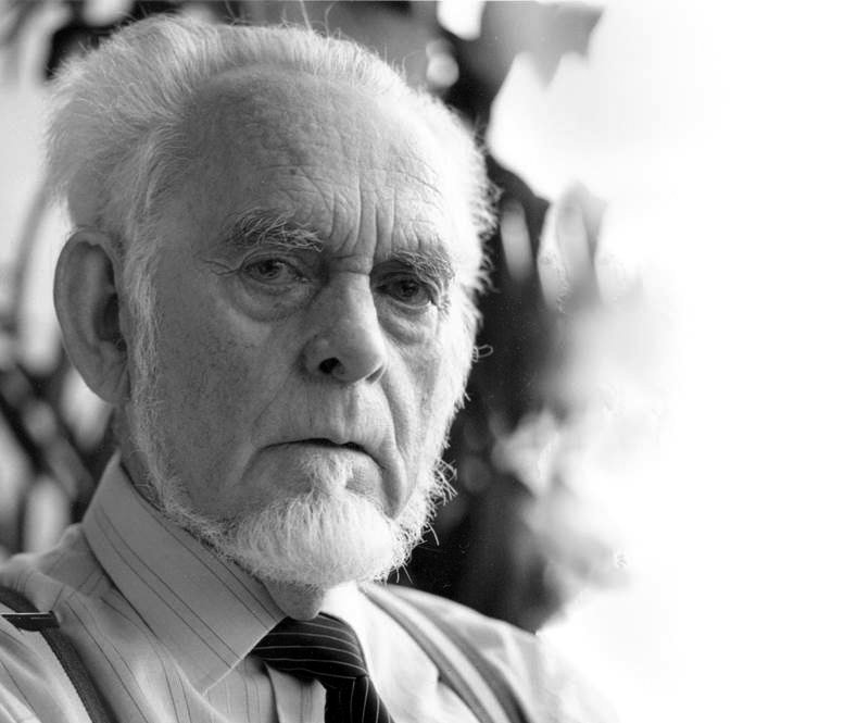 Verðlaun kennd við Jón úr Vör hafa verið afhent um árabil.