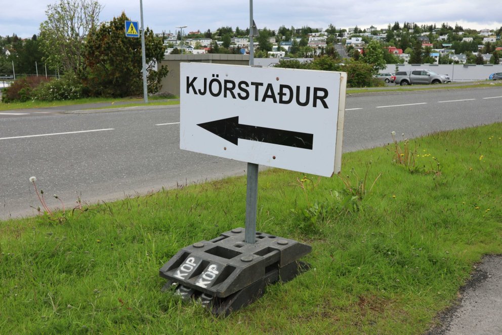 Kjörfundur vegna forsetakosninga er á tveimur stöðum í Kópavogi, Smáranum og Kórnum.