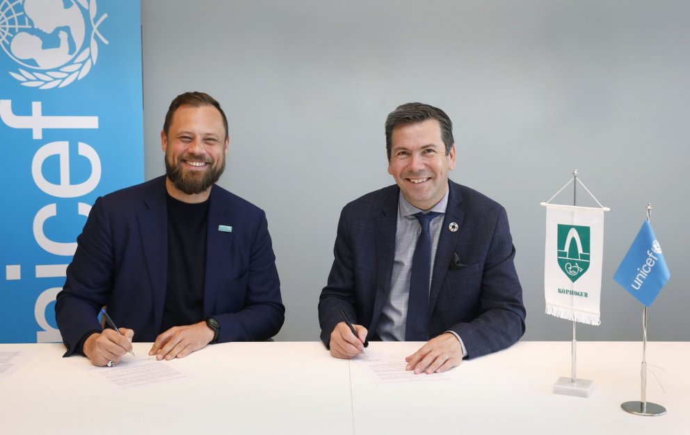 Bergsteinn Jónsson framkvæmdastjóri Unicef og Ármann Kr. Ólafsson bæjarstjóri Kópavogs.