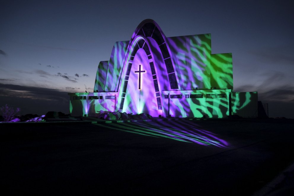 Kópavogskirkja í litum