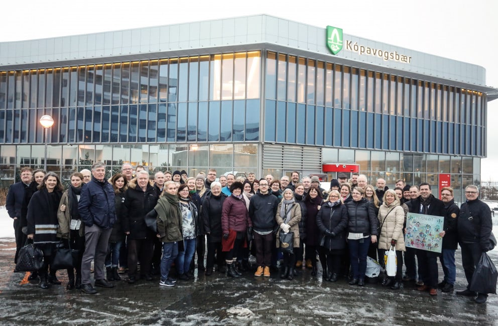 Starfsmenn Bæjarskrifstofa Kópavogs við Digranesveg 1. Myndin er tekin 19. janúar 2017, við fyrsta …