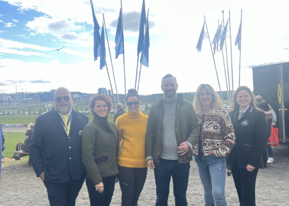 Ásdís Kristjánsdóttir bæjarstjóri Kópavogs og Einar Þorsteinsson borgarstjóri Reykjavíkur sóttu lan…