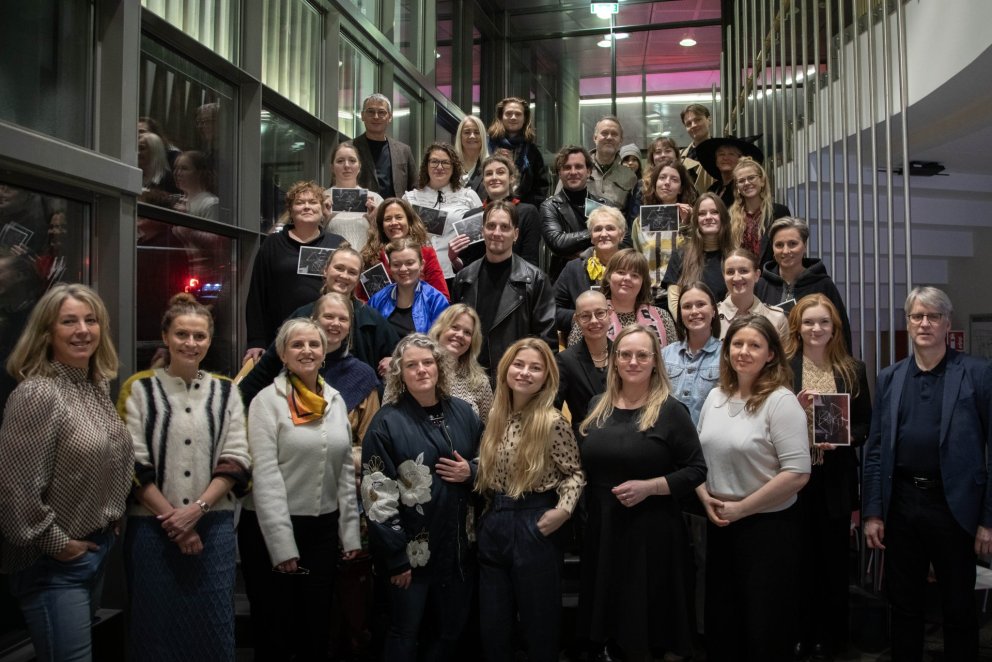 Styrkþegar ásamt Lista- og menningarráði, Ásdísi Kristjánsdóttur bæjarstjóra og Soffíu Karlsdóttur …