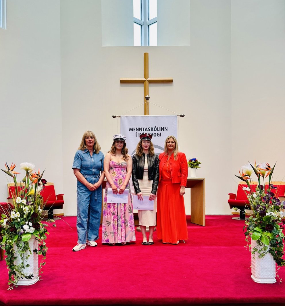 Elísabet Sveinsdóttir, forseti bæjarstjórnar Kópavogs, Una Karen Guðmundsdóttir,  Tinna Sædís Ægisd…