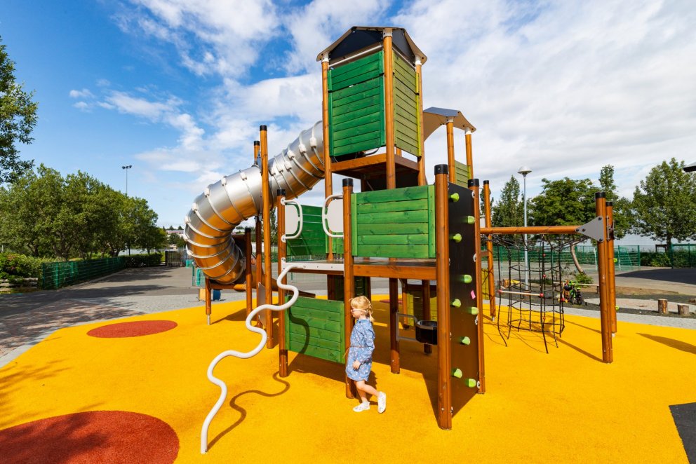 Meðal þess sem hefur verið valið í Okkar Kópavogi til þessa eru ýmis leiktæki, þar á meðal þetta se…