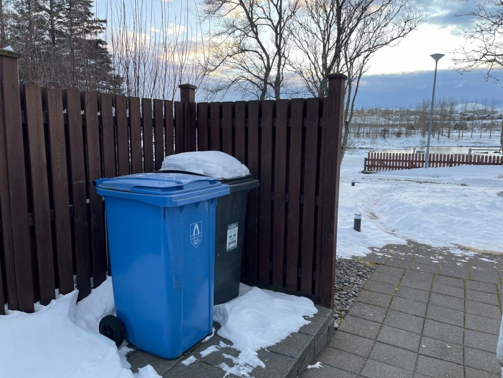 Mikilvægt er að tunnur séu aðgengilegar fyrir sorphirðu.