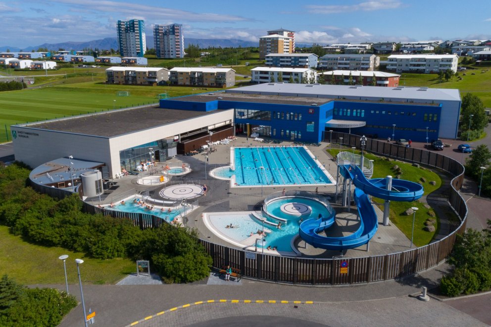 Sundlaugar í Kópavogi verða opnar í samkomubanni, eins og aðrar laugar á höfuðborgarsvæðinu.