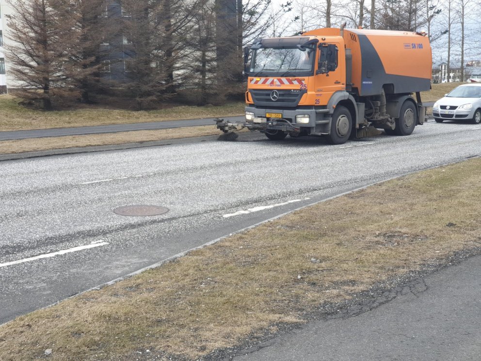 Hreinsun gatna í Kópavogi.