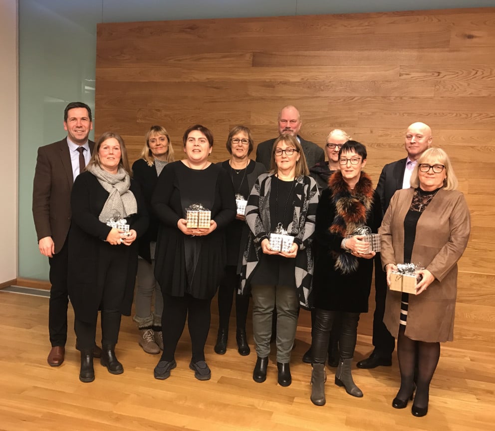 Starfsmenn Kópavogsbæjar sem áttu 25 ára starfsaafmæli heiðraðir fyrir störf sín í þágu bæjarins. Á…