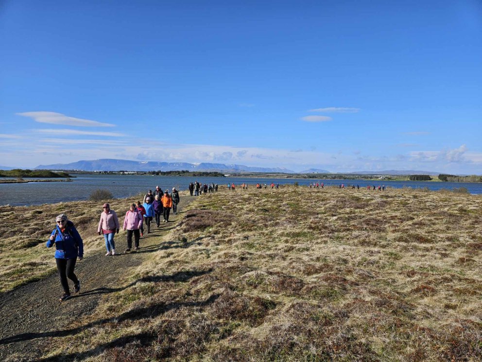 Gengið við Elliðavatn.