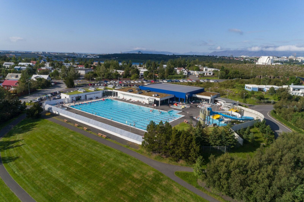 Sundlaug Kópavogs og nágrenni.