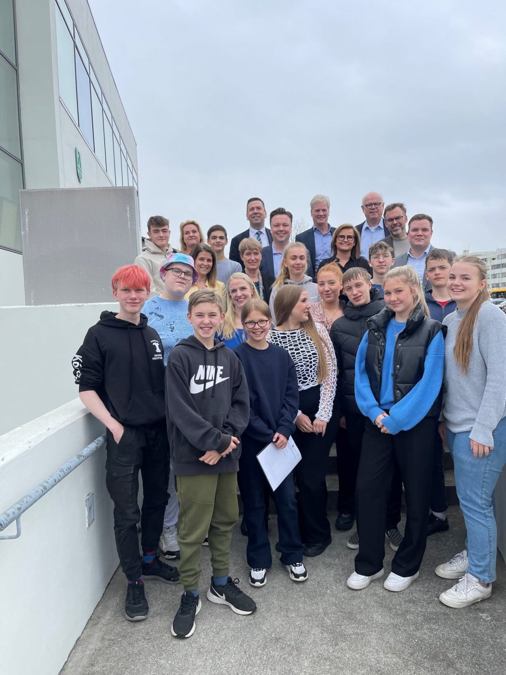 Fulltrúar úr ungmennaráði, barnaþing og Bæjarstjórn Kópavogs.