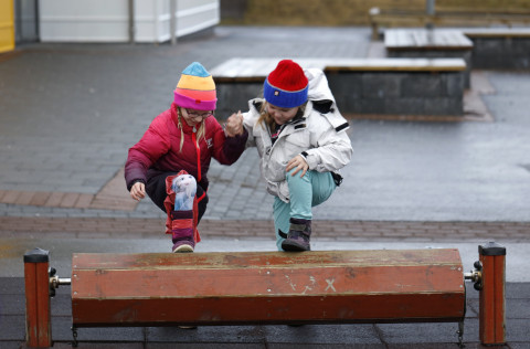 Við Hörðuvallaskóla, fjölmennasta skóla Kópavogs.