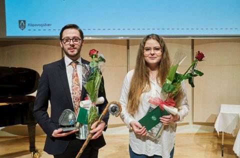 Brynjólfur Þorsteinsson handhafi Ljóðstafs Jóns úr Vör og Katrín Valgerður Gustavsdóttir, sem var h…