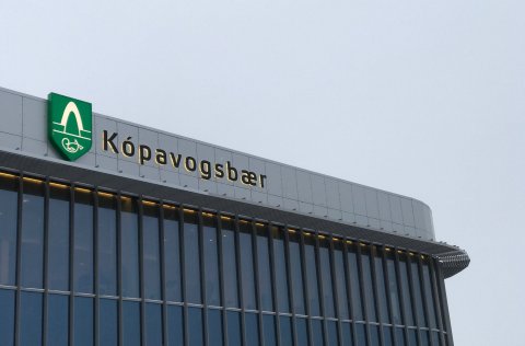 Sundlaugar og skólar eru lokuð mánudaginn 16. mars til undirbúnings næstu daga.