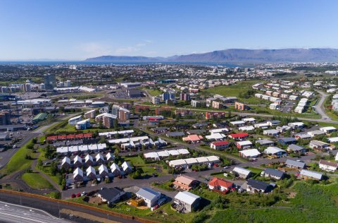 Kópavogur að sumarlagi.