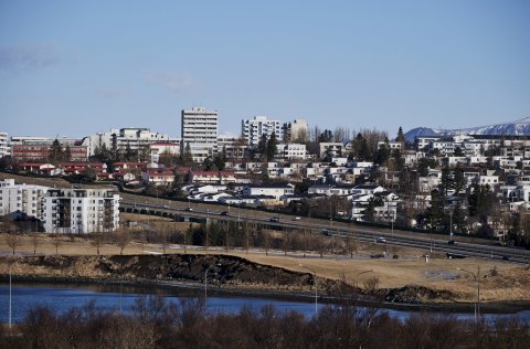 Ársreikningurinn var staðfestur af bæjarstjórn 14.maí.
