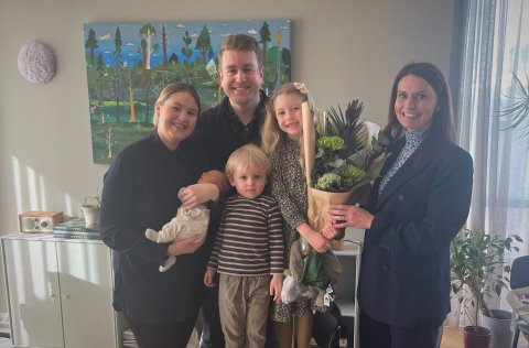 Melkorka Þöll með nýfæddan Kópavogsbúa, Árni Finnsson, Finnur, Sesselja Katrín og Ásdís Kristjánsdó…