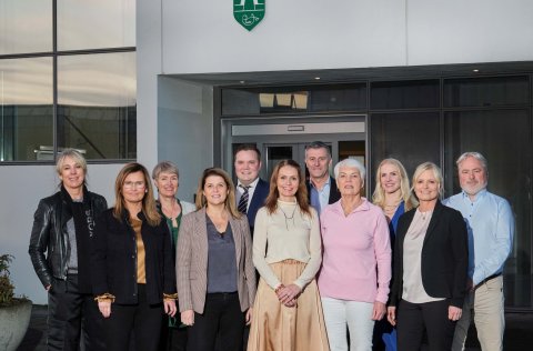 Bæjarstjórn Kópavogs frá vinstri: Elísabet Berglind Sveinsdóttir, Theodóra S. Þorsteinsdóttir, Berg…