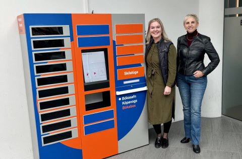 Lísa Z. Valdimarsdóttir, forstöðumaður Bókasafns Kópavogs og Soffía Karlsdóttir forstöðumaður menni…