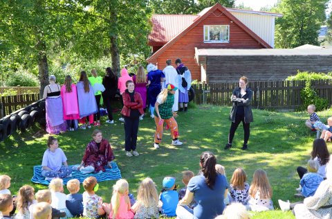 Götuleikhúsið bregður á leik sumarið 2020.