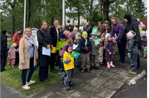 Anna Rósa Sigurjónsdóttir leikskólastjóri, Ósk Kristjánsdóttir frá Landvernd og Ásdís Kristjánsdótt…