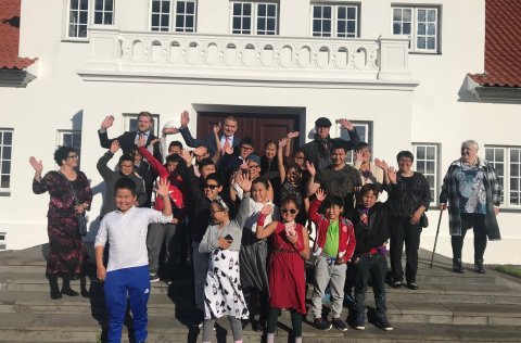 Forseti Íslands, Guðni Th. Jóhannesson, tók á móti grænlensku börnunum á Bessastöðum mánudaginn 17.…