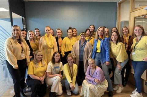 Starfsfólk velferðarsviðs Kópavogsbæjar á gulum degi 2024.