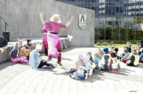 Líf og fjör á Hálsatorgi